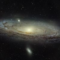 Messier 31 (Andromeda Galaxie) mit Begleitgalaxien Messier 32 (oberhalb) und Messier 110 - Aufnahme B.M. - 18.08.2025 - 40x180s | Entfernung ca. 2,5 Mio Lichtjahre | Sternbild Andromeda | Ra: 0h 42m 44,3s Dekl. +41° 16′ 09″ Messier 31 (Andromeda Galaxie) mit Begleitgalaxien Messier 32 (oberhalb) und Messier 110 - Aufnahme B.M. - 18.08.2025 - 40x180s | Entfernung ca. 2,5 Mio Lichtjahre | Sternbild Andromeda | Ra: 0h 42m 44,3s Dekl. +41° 16′ 09″