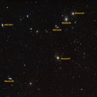 Überblick Markarjansche Kette - markarian's chain - (Virgo-Galaxienhaufen) Sternbild Haar der Berenike • Entfernung ca. 20 Mio. - 98 Mio. Lichtjahre | Teleskop Refractor 4inch | Aufnahme: B.M. • Doerffel Sternwarte©