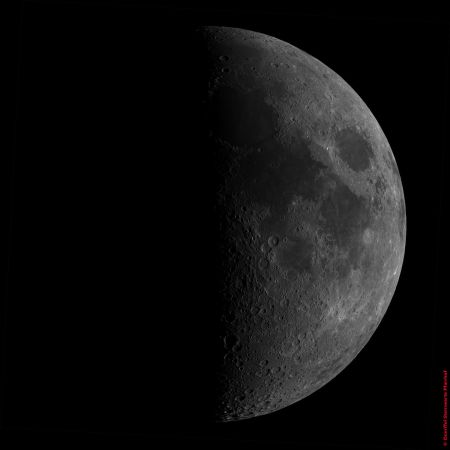 Halbmond 04.04.2025 • Aufnahme B.M. / R.S. | Teleskop: TEC APO 160 f/7 Fl. Apo • Doerffel Sternwarte© Halbmond 04.04.2025 • Aufnahme B.M. / R.S. | Teleskop: TEC APO 160 f/7 Fl. Apo • Doerffel Sternwarte©