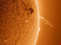 Protuberanz Ausbruch auf der W-Seite am 03.04.2025 ca. 13Uhr • Aufnahme B.M. | Teleskop: ST 130/910 LS130MT Ha B3400 • Doerffel Sternwarte©