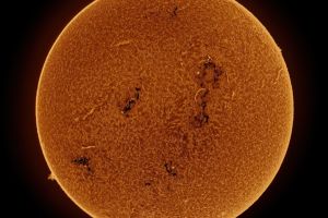 Überblick Sonne • Aufnahme B.M. | Teleskop: ST 130/910 LS130MT Ha B3400 • Doerffel Sternwarte