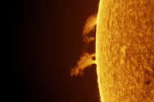 Sonne 31.05.2025 - Protuberanz Ost Seite • Aufnahme B.M. | Teleskop: ST 130/910 LS130MT Ha B3400 • Doerffel Sternwarte©
